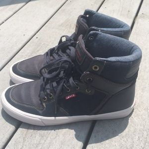 Men’s Levi’s boots